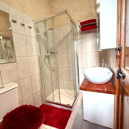 Апартаменты St Elias Сент Джулианс