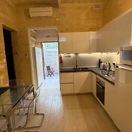 Апартаменты St Elias Сент Джулианс