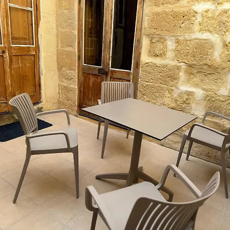 St Elias * Сент Джулианс